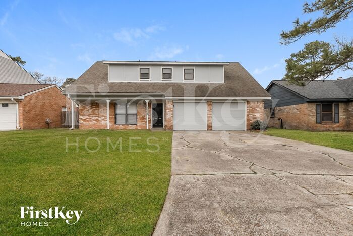 8202 Amurwood Dr in Tomball, TX - Building Photo