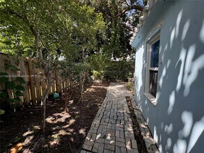 215 Columbus Pkwy in Hollywood, FL - Building Photo - Building Photo