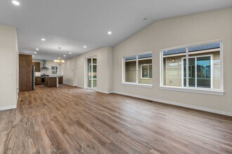 899 NE Discovery Loop in Prineville, OR - Building Photo - Building Photo