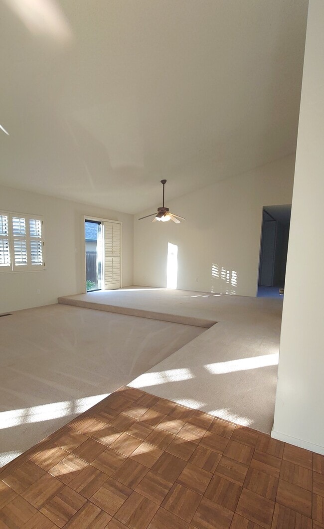 636 Montezuma Ct in Walnut Creek, CA - Foto de edificio - Building Photo