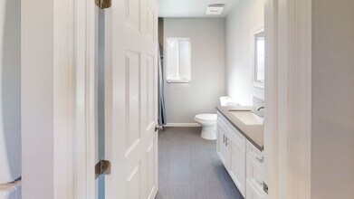 5011 Rockford Dr in San Diego, CA - Building Photo - Building Photo