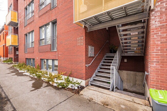 5820-5834 Louis-Hébert Av in Montréal, QC - Building Photo - Building Photo