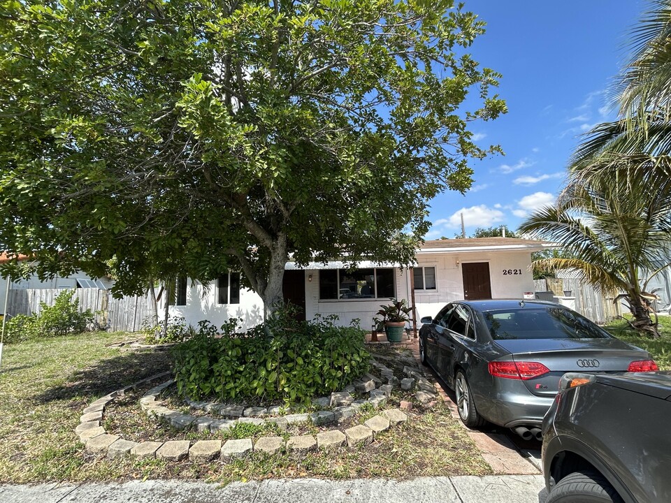 2621 NE 9th Terrace in Pompano Beach, FL - Foto de edificio