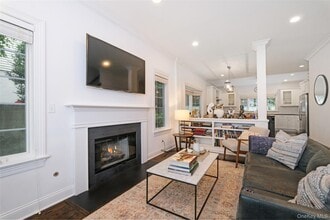 23 Cedar Pl in Rye, NY - Building Photo - Building Photo