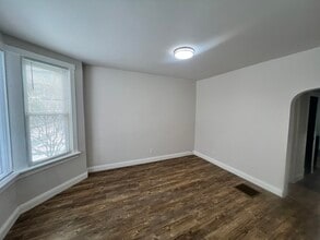 8208 S South Shore Dr, Unit 1F in Chicago, IL - Building Photo - Building Photo