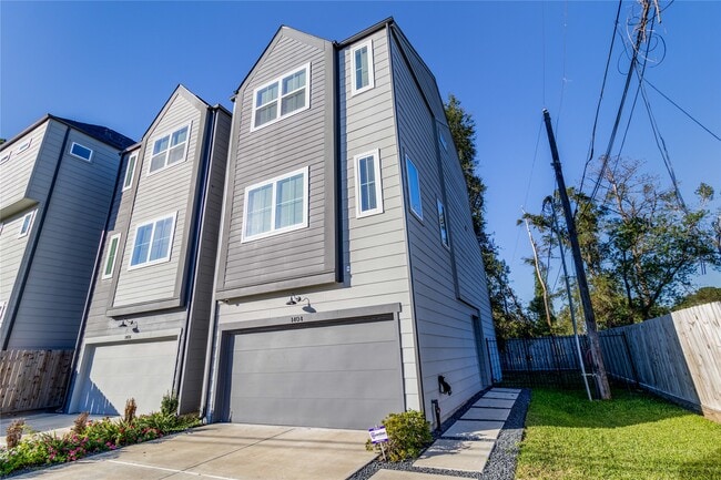 property at 1404 Mansfield St