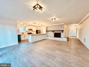 16 W Marshall St in Middleburg, VA - Foto de edificio - Building Photo