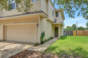 13011 Peppergate Ln in Houston, TX - Building Photo