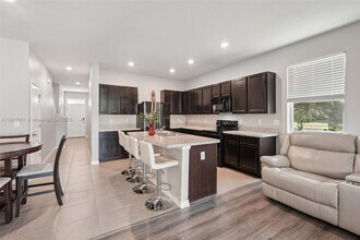 508 Glenn Cross Dr in Ruskin, FL - Building Photo - Building Photo