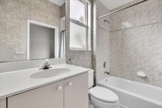 3013 Royal Palm Dr in North Port, FL - Building Photo - Building Photo