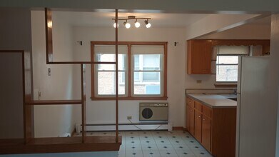 8902 N Wisner St in Niles, IL - Building Photo - Building Photo