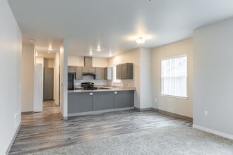 Trail Crossing Apartment Homes in Canby, OR - Foto de edificio - Interior Photo