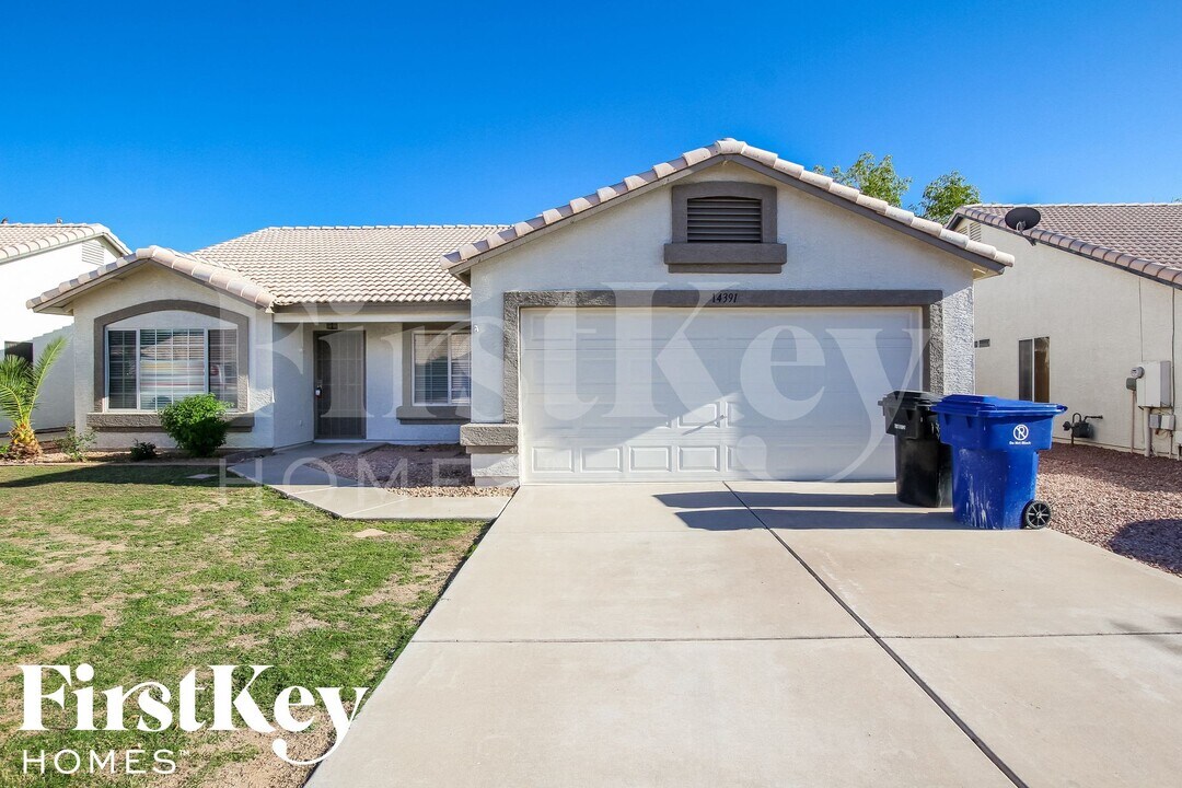 14391 W Carlin Dr in Surprise, AZ - Building Photo