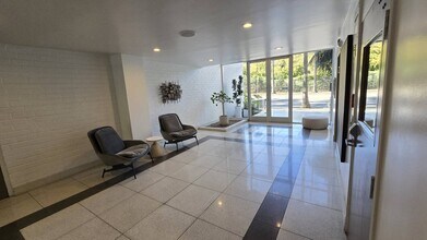 7560 Hollywood Blvd in Los Angeles, CA - Building Photo - Building Photo