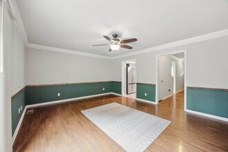810 Kinsington Dr in Nashville, TN - Foto de edificio - Building Photo