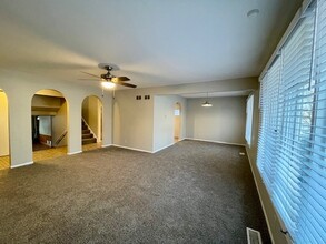 355 Pearson Cir in Naperville, IL - Building Photo - Building Photo