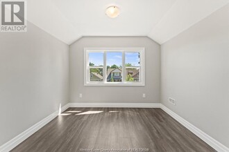 1439 Benjamin Ave in Windsor, ON - Building Photo - Building Photo