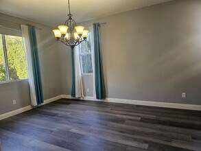 820 Shepard Crest Dr in Corona, CA - Foto de edificio - Building Photo