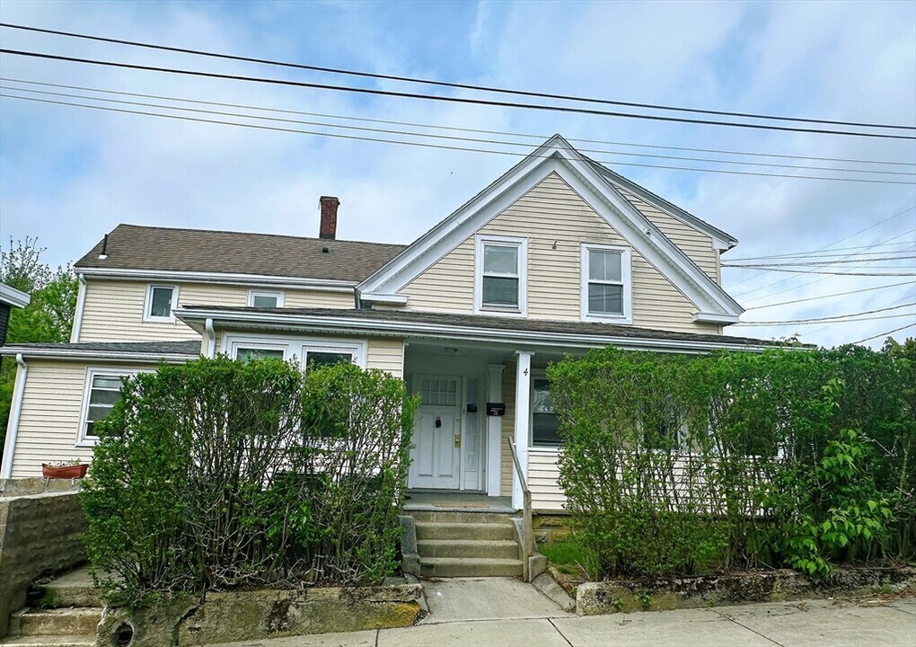 4 Harrison St in Natick, MA - Building Photo