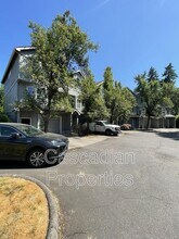 6170 SE Lake Rd in Milwaukie, OR - Building Photo - Building Photo