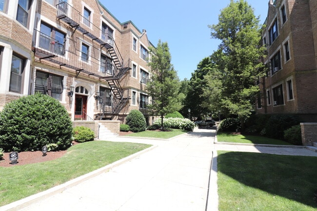 118 Babcock St in Brookline, MA - Building Photo - Building Photo