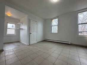 4 SEIDLER St in Jersey City, NJ - Building Photo - Building Photo