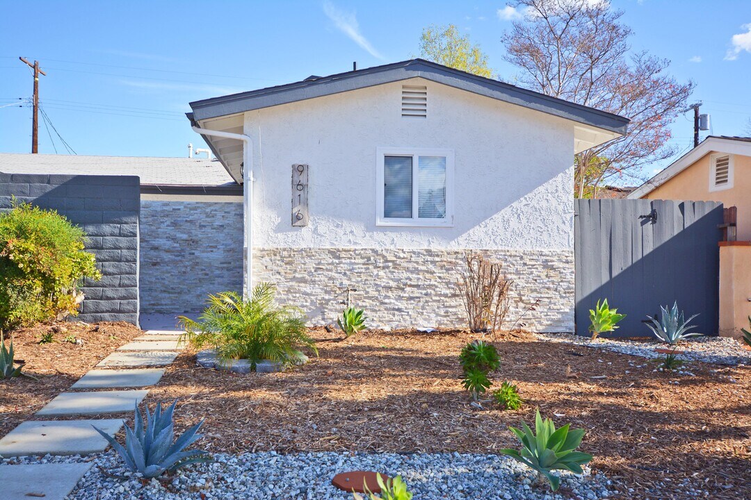 9616 Gerald Ave in North Hills, CA - Building Photo