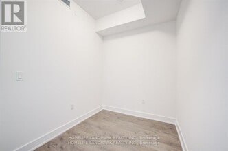 2333 Khalsa Gate in Oakville, ON - Building Photo - Building Photo