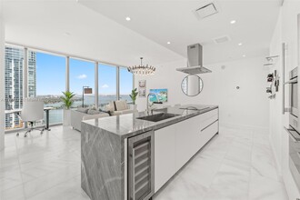 700 NE 26th Ter, Unit 2806 in Miami, FL - Building Photo - Building Photo