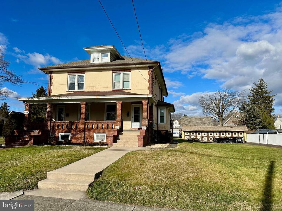 607 Washington St in Royersford, PA - Building Photo