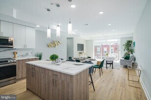 700 Moyer St in Philadelphia, PA - Building Photo