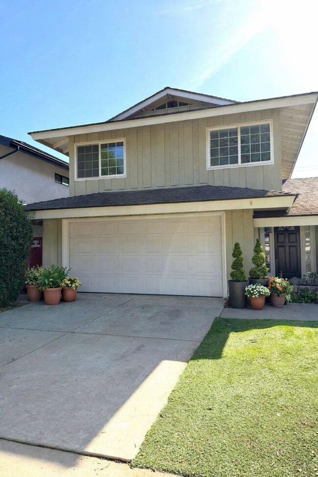 6292 Heil Ave in Huntington Beach, CA - Foto de edificio - Building Photo