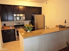 958 W Summerfield Gln Cir in Ann Arbor, MI - Building Photo - Building Photo