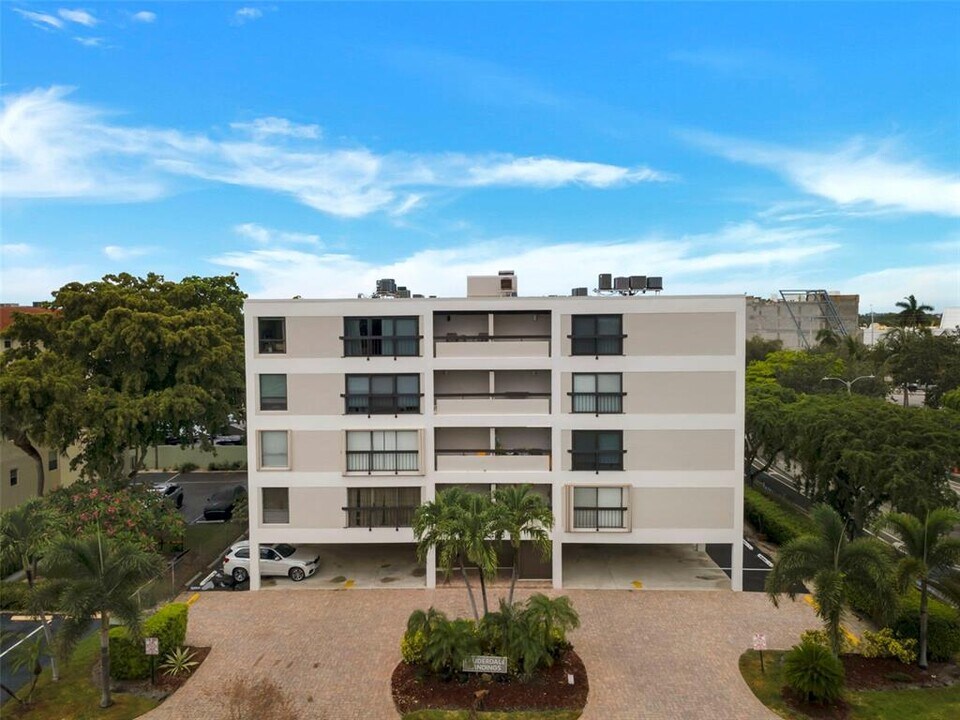 5495 NE 25th Ave, Unit 200 in Fort Lauderdale, FL - Foto de edificio