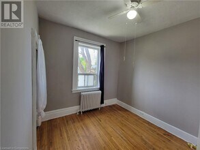 303 E 19th St in Hamilton, ON - Building Photo - Building Photo