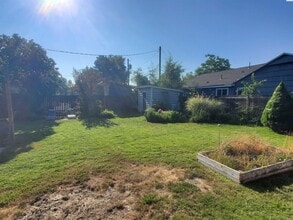 3011 W Hood Ave in Kennewick, WA - Building Photo - Building Photo