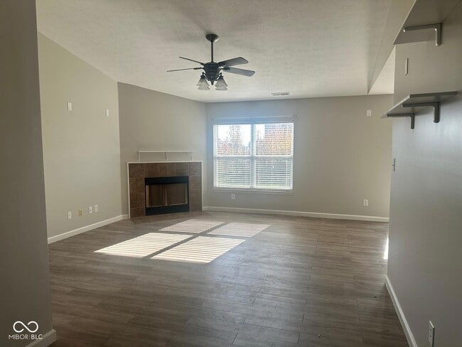 3163 Harvest Grove Ln in Bargersville, IN - Building Photo - Building Photo