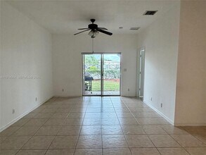 9133 Pershore Pl in Tamarac, FL - Building Photo - Building Photo