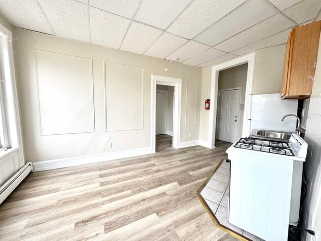 264 Old Bergen Rd in Jersey City, NJ - Building Photo - Building Photo