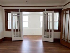 229 W 8th St in Pittsburg, CA - Foto de edificio - Building Photo