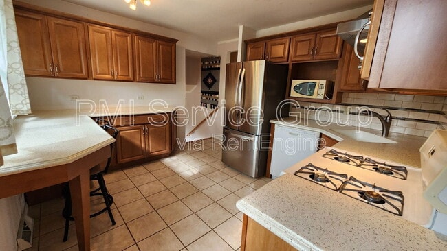 8558 Beller Ct in Darien, IL - Building Photo - Building Photo