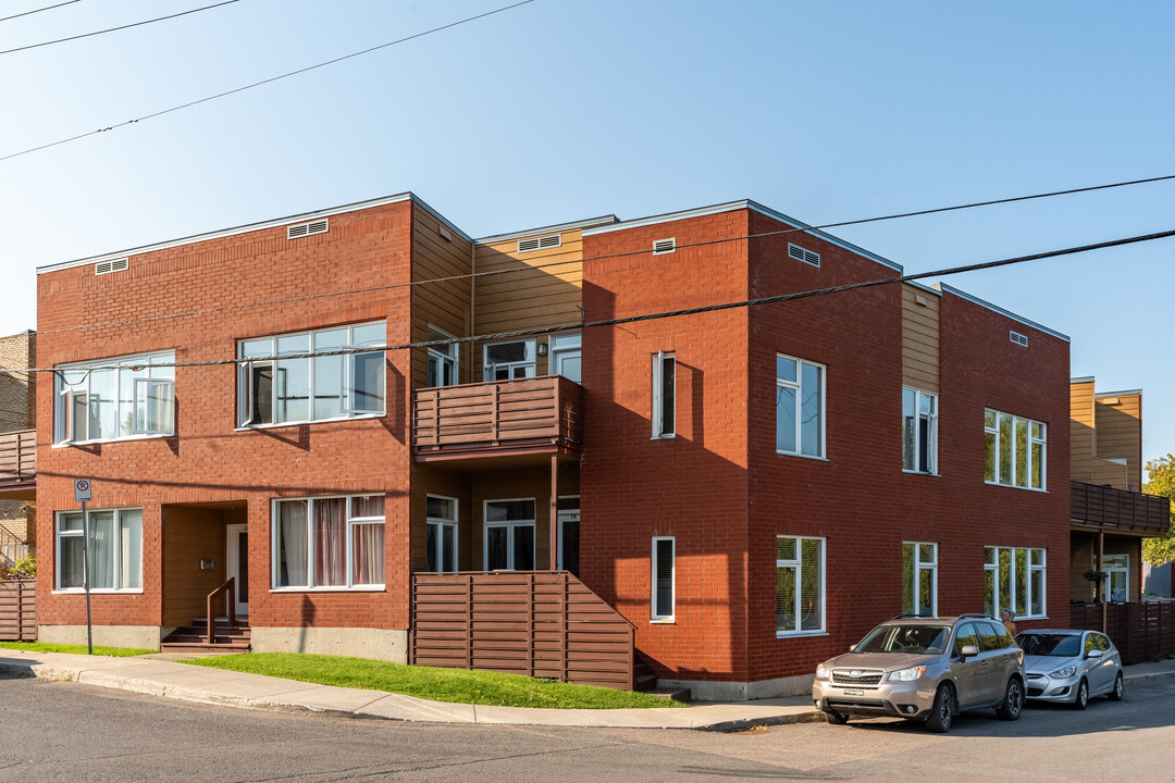 417 Père-Lacombe Rue in Québec, QC - Building Photo