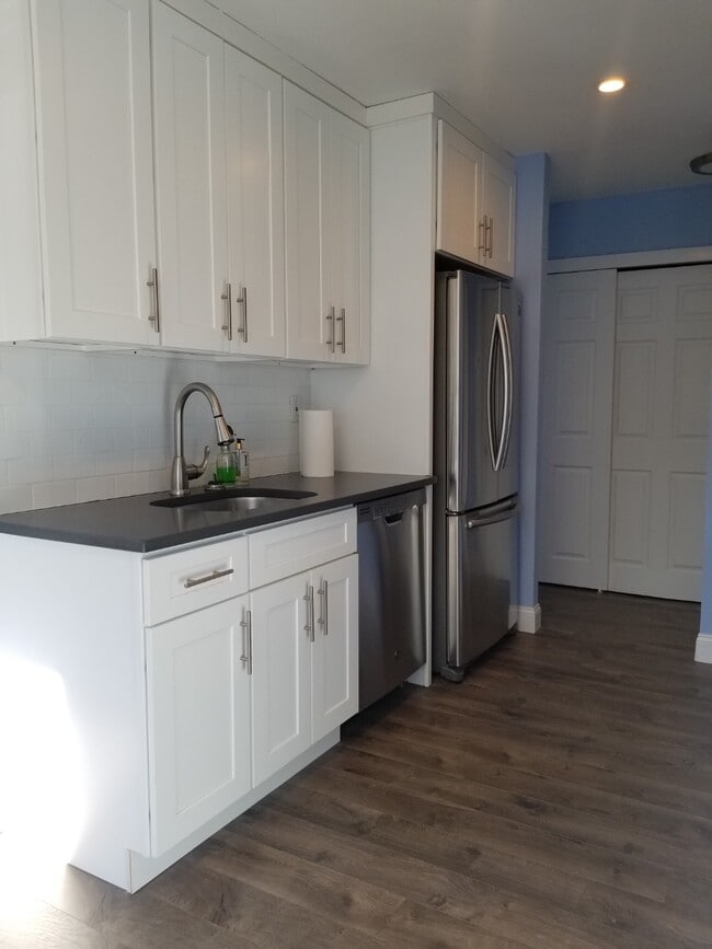 1300 Rockland Ave in Staten Island, NY - Building Photo - Building Photo