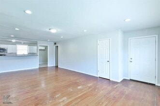 934 S Pioneer Dr in Abilene, TX - Building Photo - Building Photo