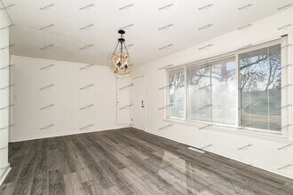 841 Lebon Dr in St. Louis, MO - Building Photo - Building Photo