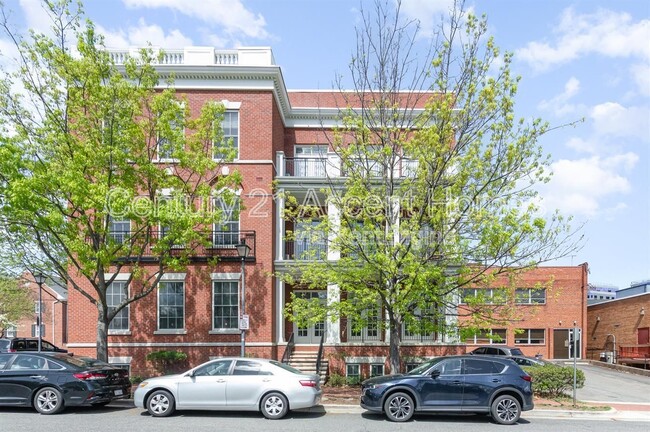 property at 1023 N Royal St