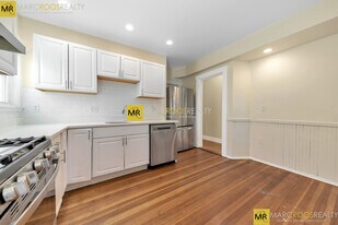 31 Champney St, Unit 2 in Boston, MA - Building Photo