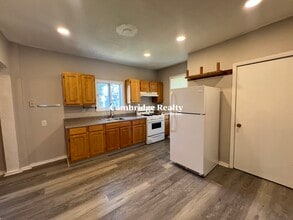 15 Hudson St, Unit 2A in Somerville, MA - Building Photo - Building Photo
