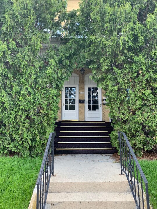 1113 Oregon St, Unit B in Oshkosh, WI - Building Photo