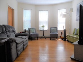 313 Cardinal Medeiros Ave, Unit 2 in Cambridge, MA - Building Photo - Building Photo